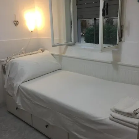 Fiori Giardino, 400 M. Mare Con Parcheggio *