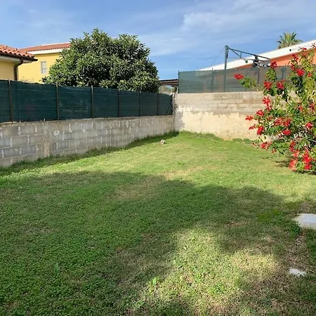 Fiori Giardino, 400 M. Mare Con Parcheggio * Szirakúza