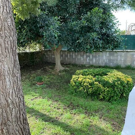Fiori Giardino, 400 M. Mare Con Parcheggio Szirakúza