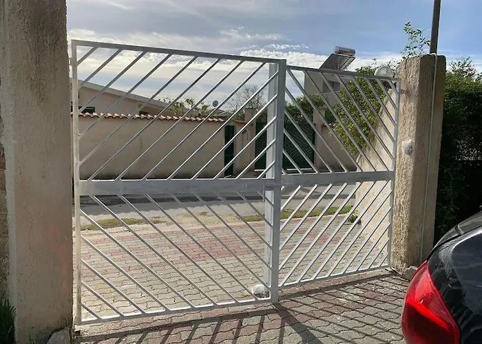 Fiori Giardino, 400 M. Mare Con Parcheggio Holiday home *